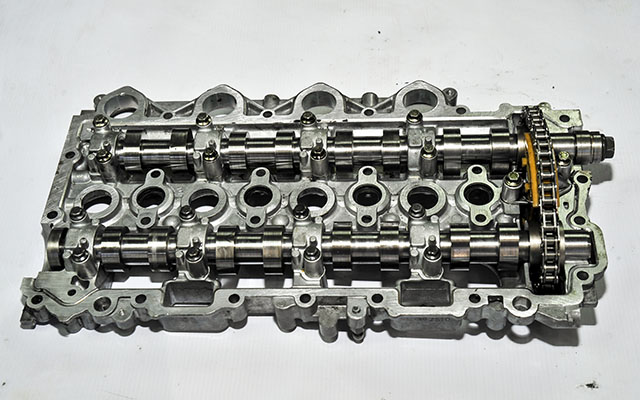 FORD TRANSİT 280 M - S ÇIKMA PARÇA DİZEL ÜST EKSANTRİK KEPİ